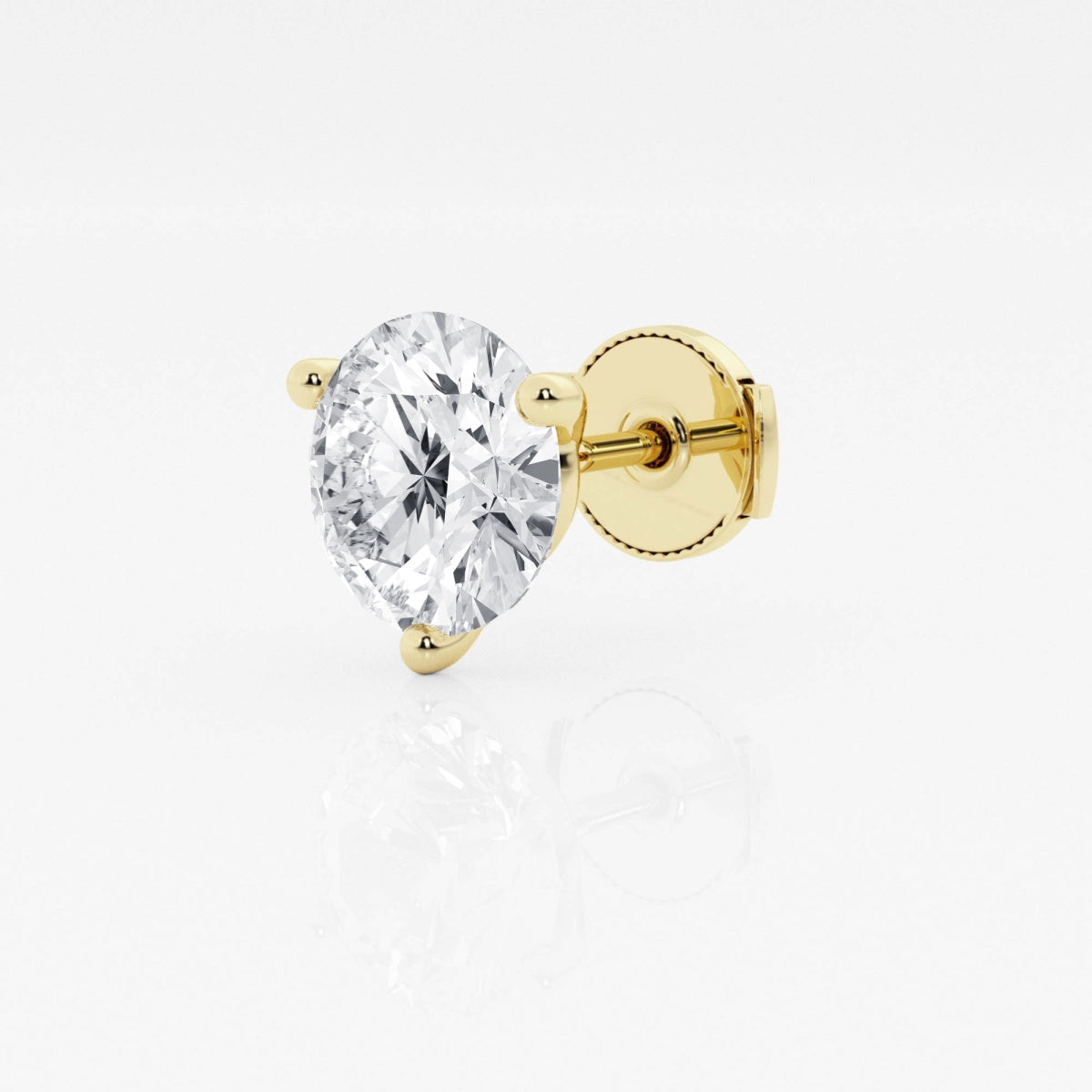 Lara - Radiant Three-Prong Style Earrings