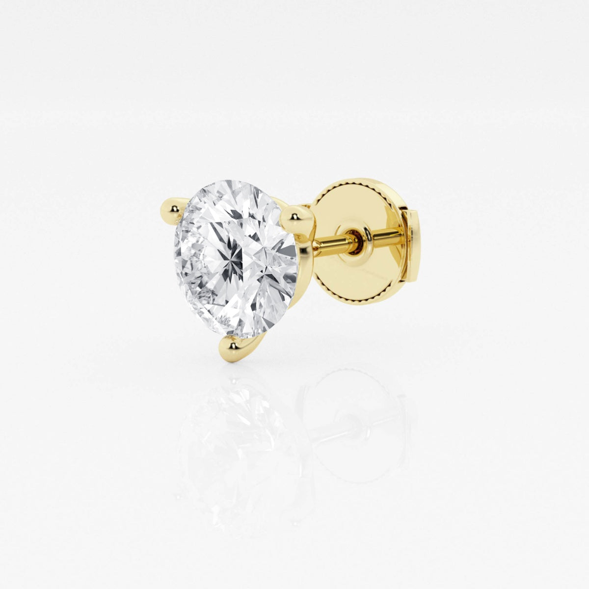 Lara - Radiant Three-Prong Style Earrings